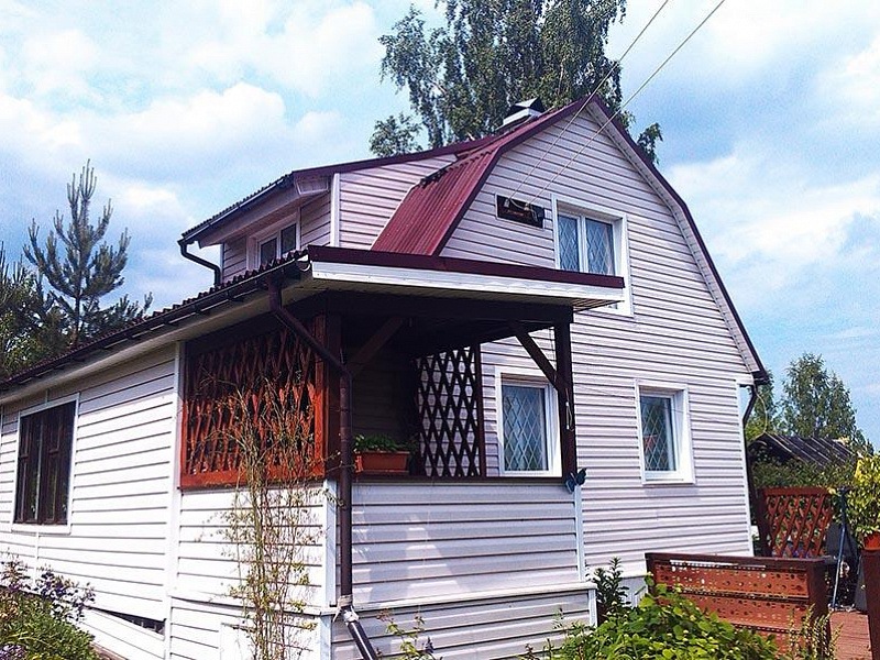 Монтаж металлочерепицы и винилового сайдинга (Красное Село)