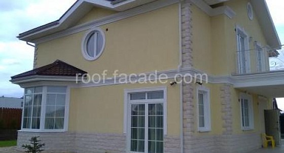 Подшивка свесов виниловыми софитами в Ломоносовском районе