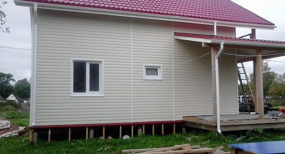 Монтаж металлочерепицы и винилового сайдинга в д. Ославье