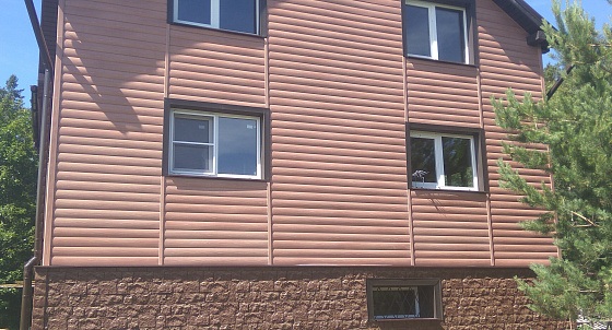 Облицовка фасада виниловым блок-хаусом г. Выборг