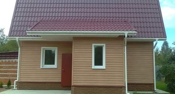 Монтаж металлочерепицы и винилового сайдинга в г. Сосновый Бор