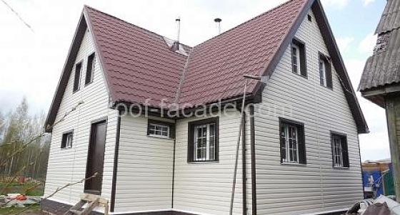 Монтаж металлочерепицы и облицовка виниловым сайдингом (Назия)