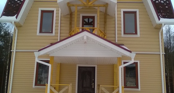 Монтаж гибкой черепицы и облицовка фасада виниловым сайдингом в д. Пеники