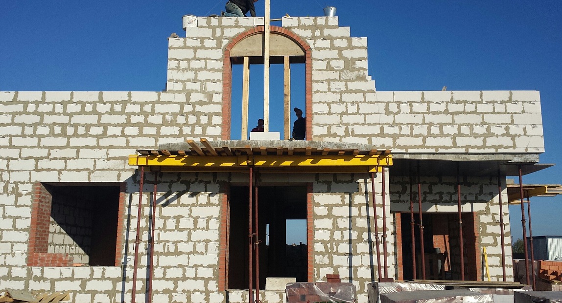 Дом из газобетона в ДНП Прилесный. Стоимость работ с материалами - 4500000 руб.