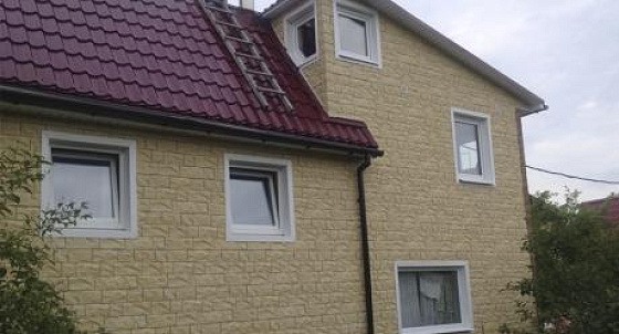 Монтаж металлочерепицы и облицовка фасада в дер. Мшинская