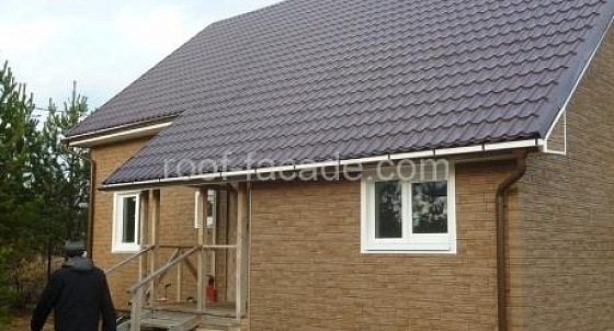 Монтаж металлочерепицы и облицовка виниловым сайдингом (Родничково)